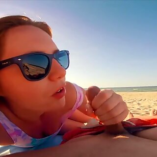 Jism trên mũi & kính đeo mặt trời của tôi! rủi ro nghiệp dư tóc đỏ công cộng bãi biển thổi nhanh